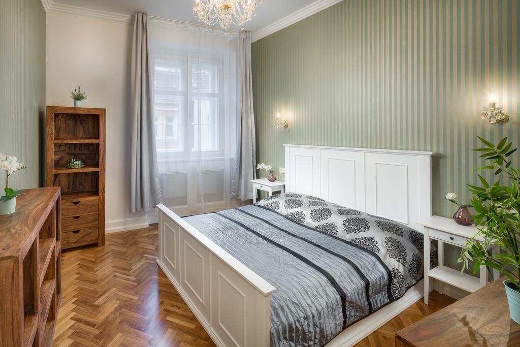 Smetanovo Nabrezi - Riverview Old Town Apartment Prague Exterior photo